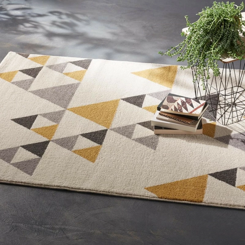 Tapis Triangle 120x170 Ilan Moutarde Atmosphera 4 Tapis Triangle 120x170 Ilan Moutarde Atmosphera – Image 2